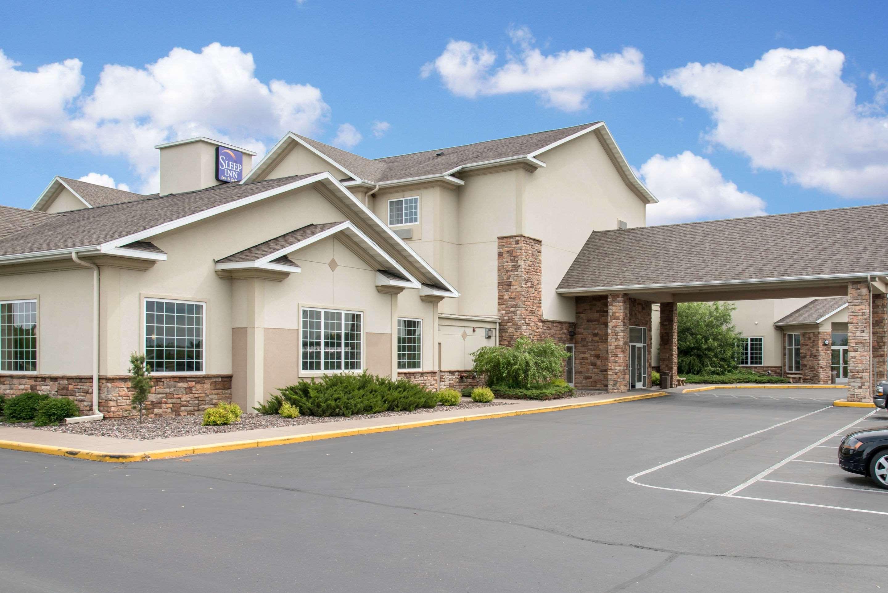 Sleep Inn & Suites Conference Center Eau Claire North Union Экстерьер фото