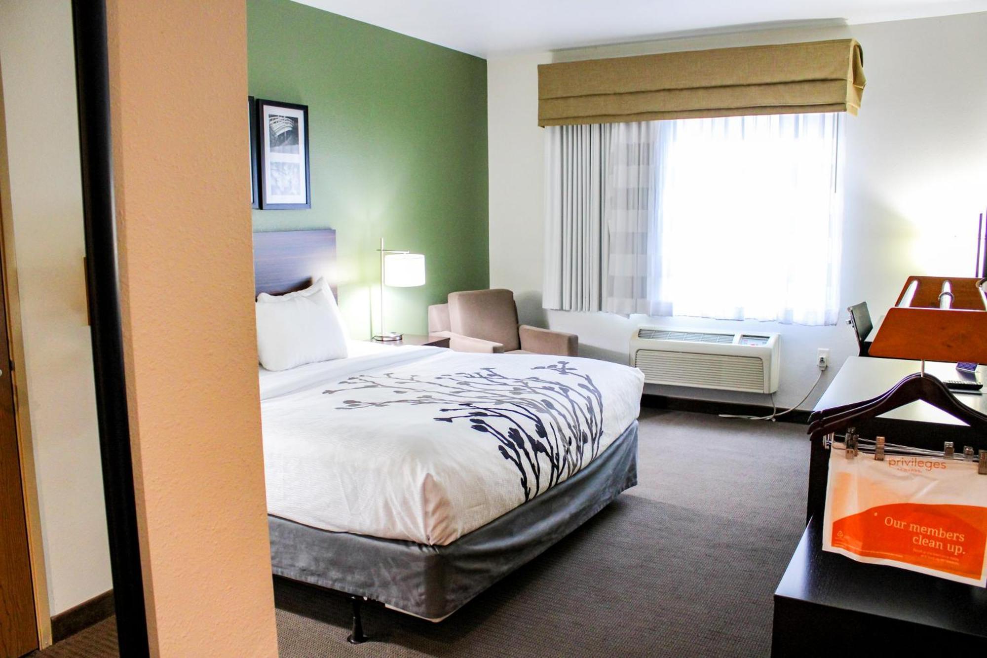 Sleep Inn & Suites Conference Center Eau Claire North Union Экстерьер фото