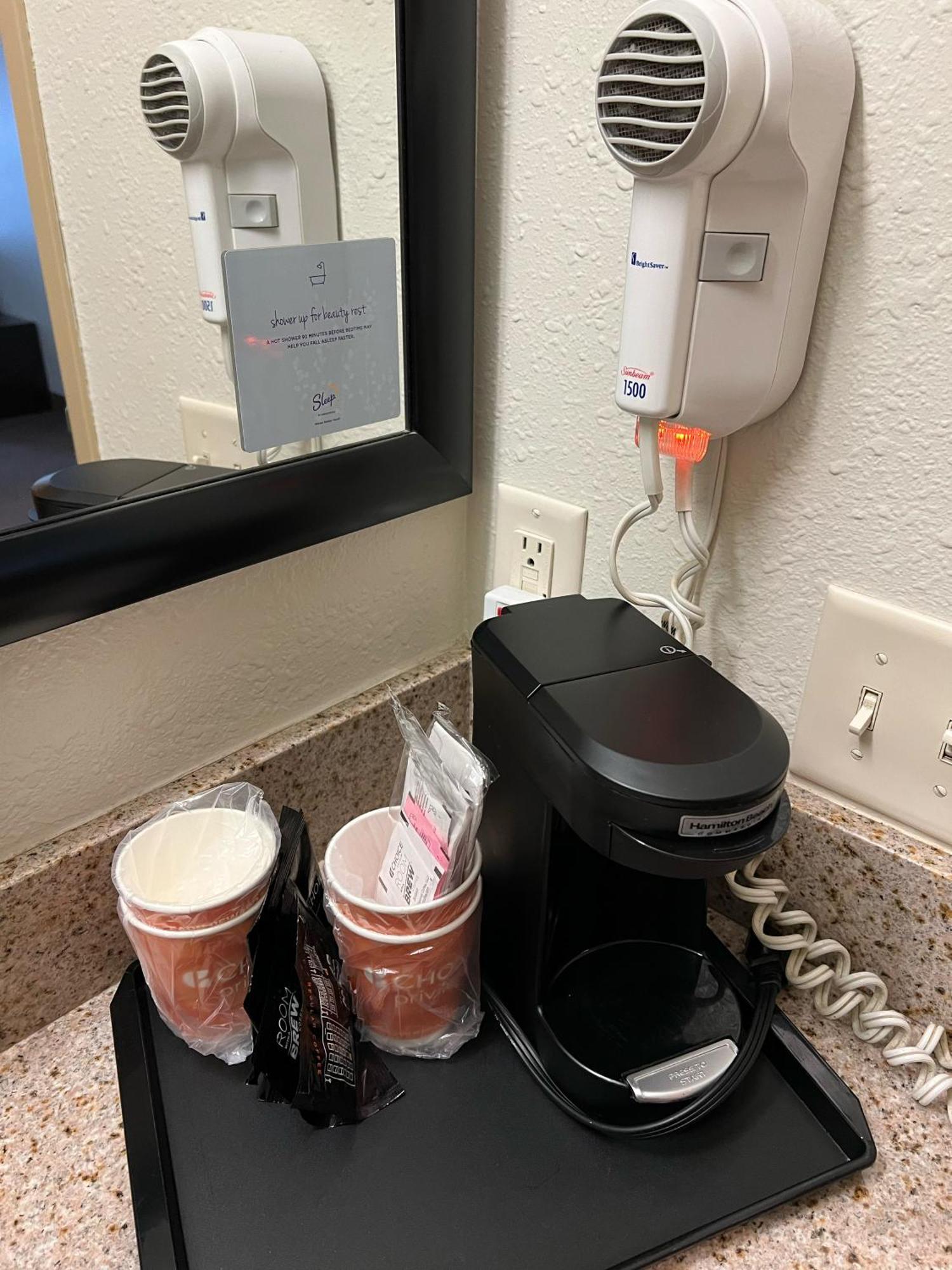 Sleep Inn & Suites Conference Center Eau Claire North Union Экстерьер фото