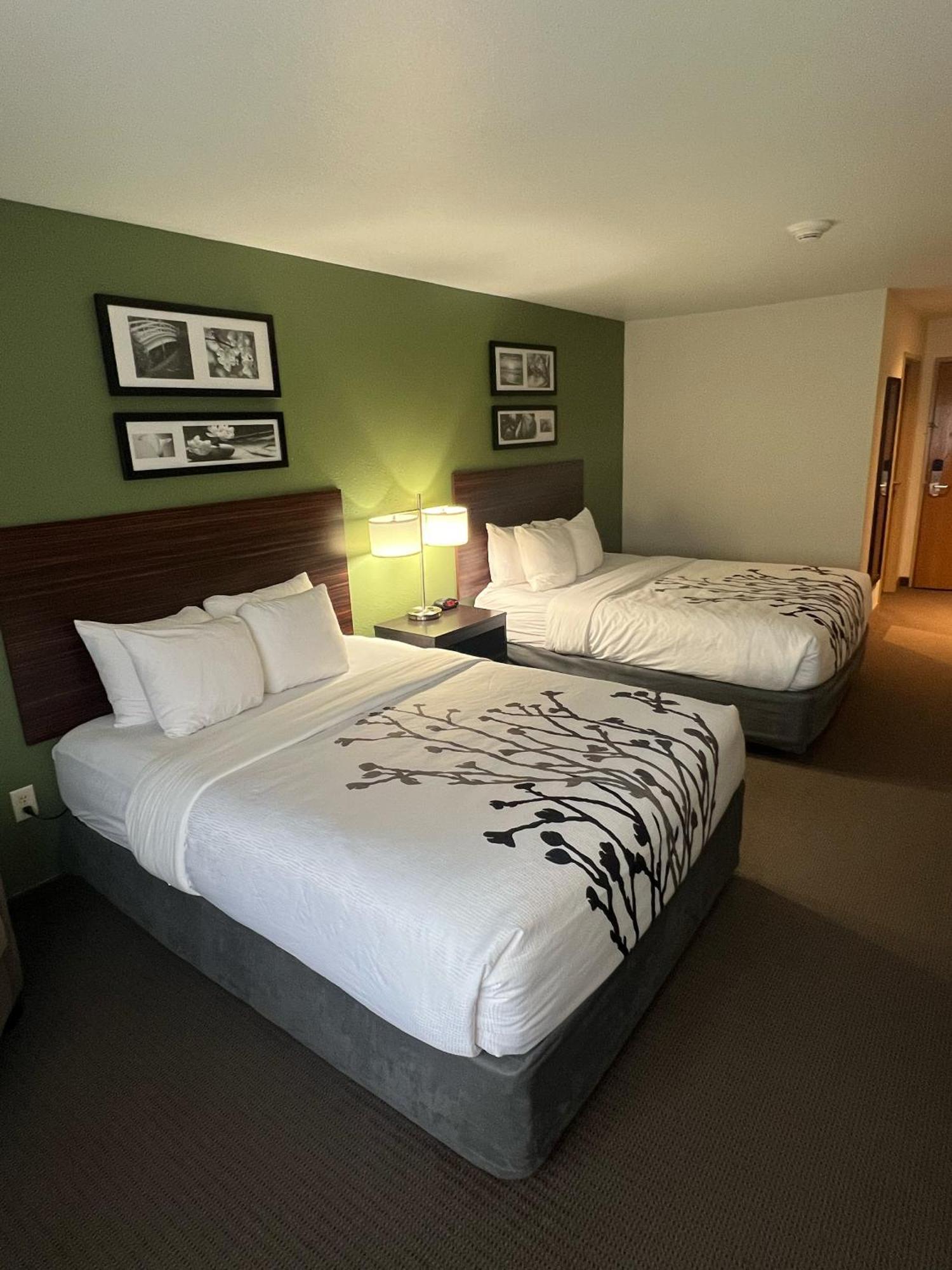 Sleep Inn & Suites Conference Center Eau Claire North Union Экстерьер фото