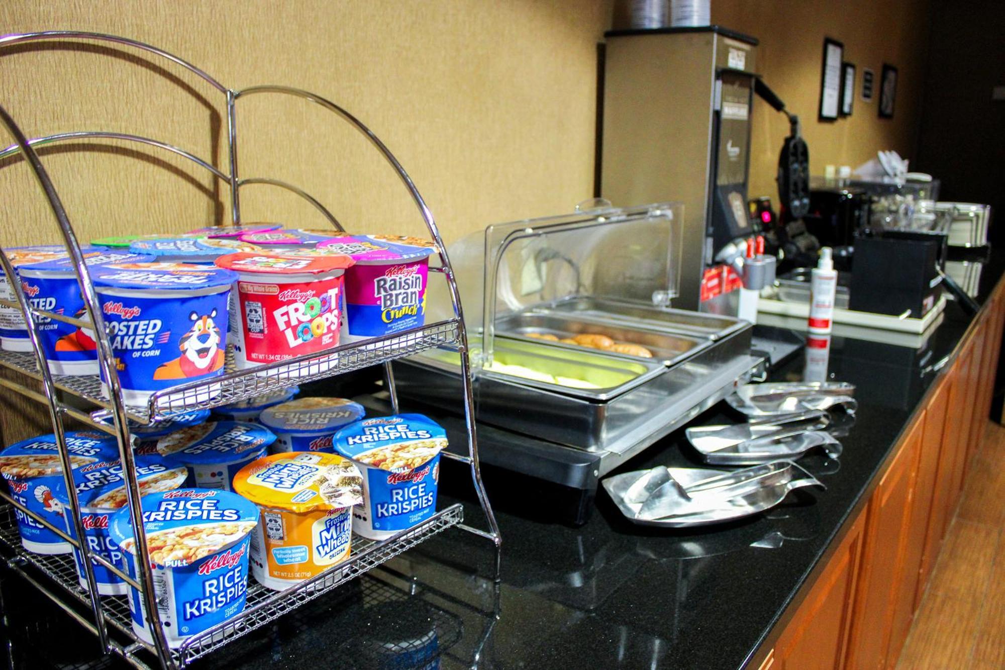 Sleep Inn & Suites Conference Center Eau Claire North Union Экстерьер фото